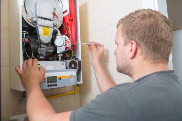 Efficient Heating and Cooling: Tips from HVAC Service Experts